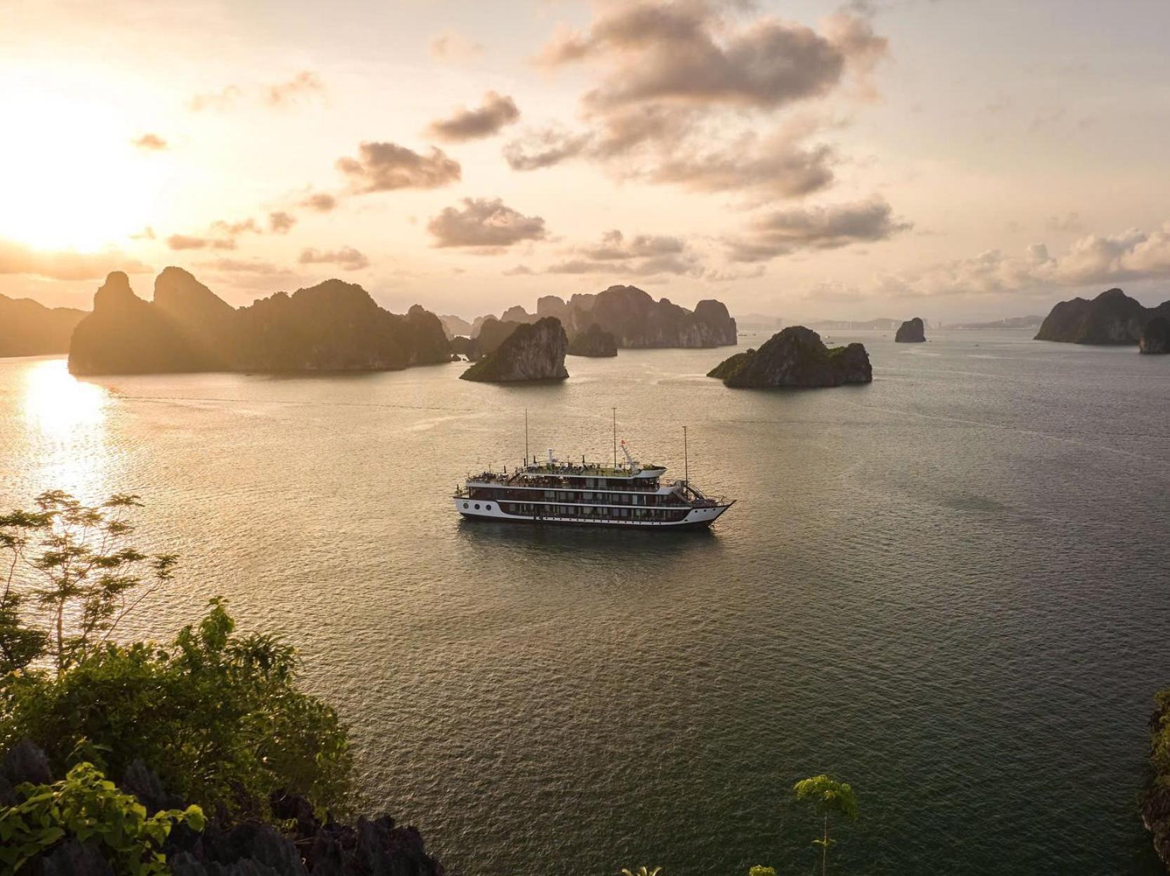 Le Journey Elegance Cruise Hotel Ha Long Exterior foto